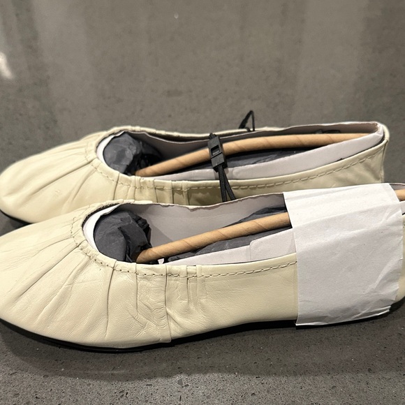 Zara Cream Ruched Leather Ballet Flats - Picture 3 of 3